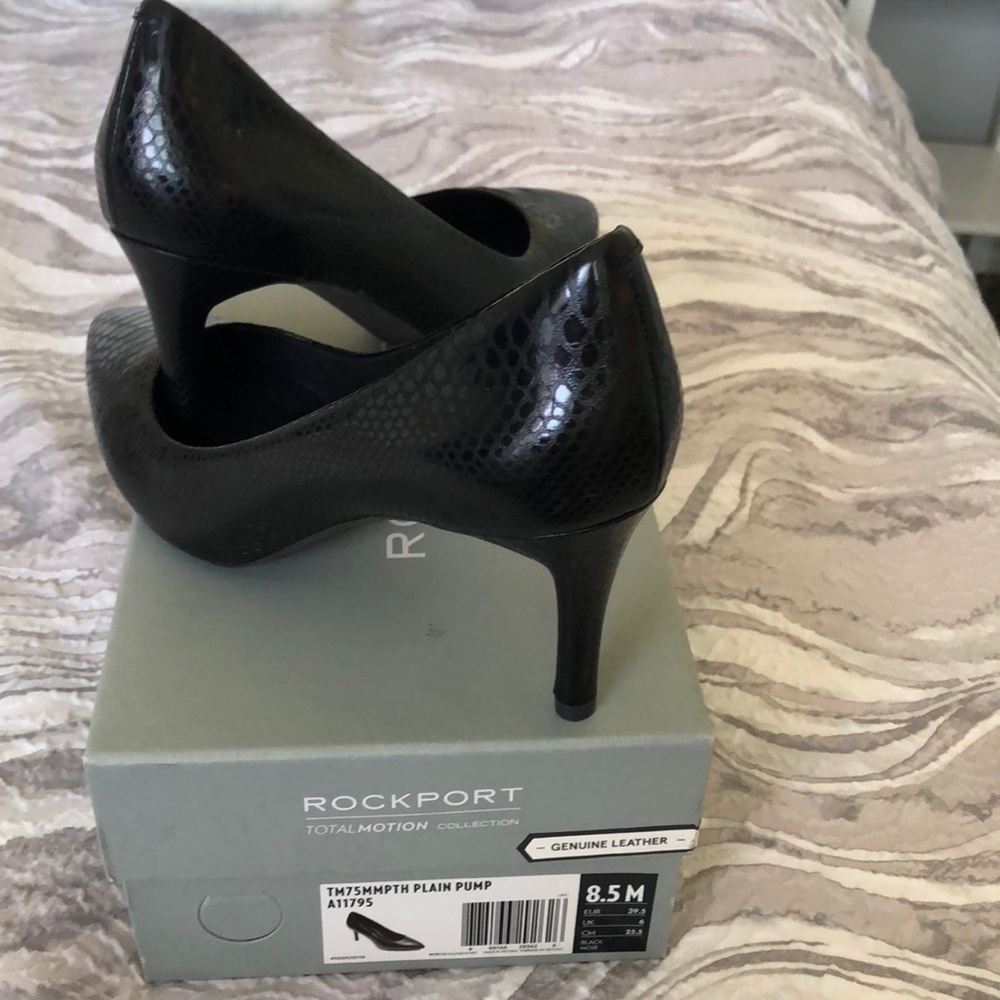 Rockport genuine leather pumps